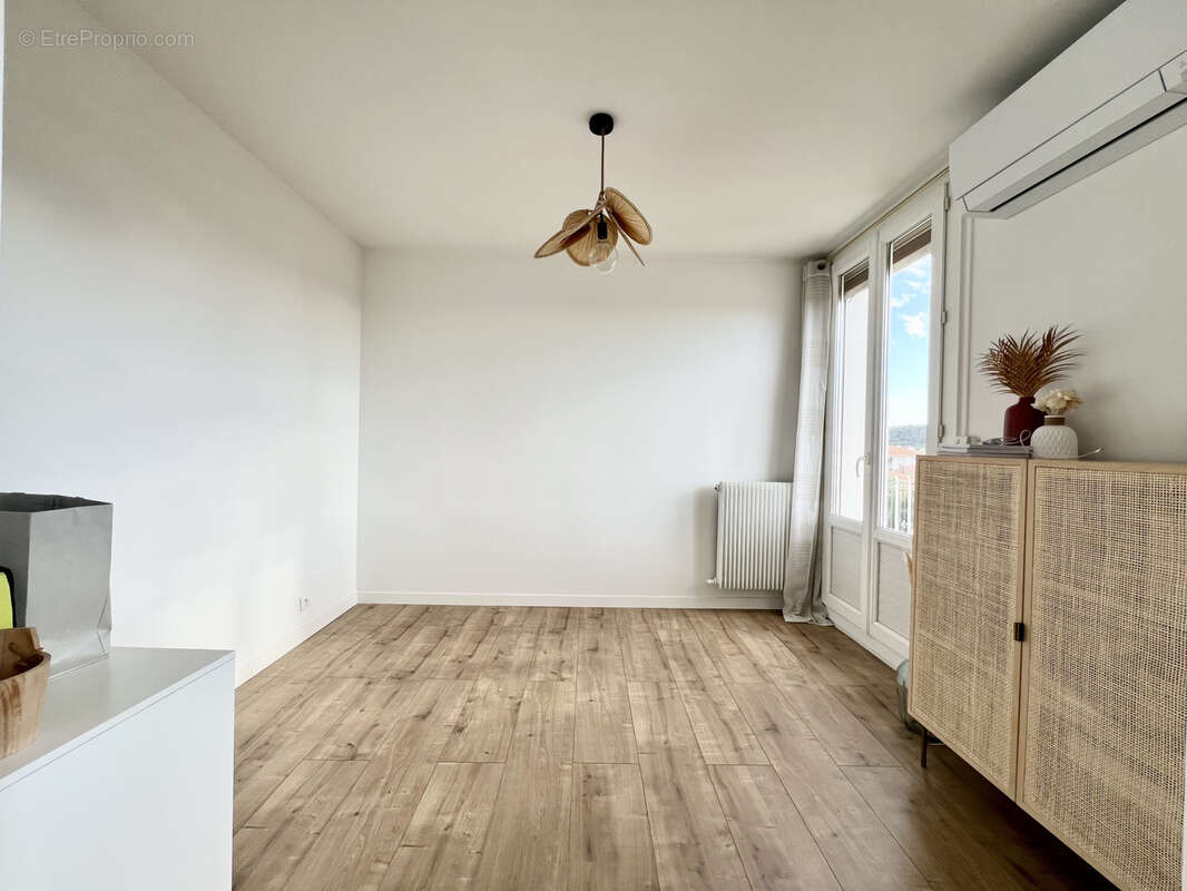 Appartement à LA VALETTE-DU-VAR