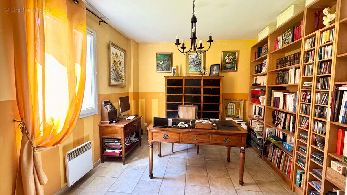 BOUC BEL AIR - Bastide type 6 de 200m² sur 4000 m² de terrain - photo 8