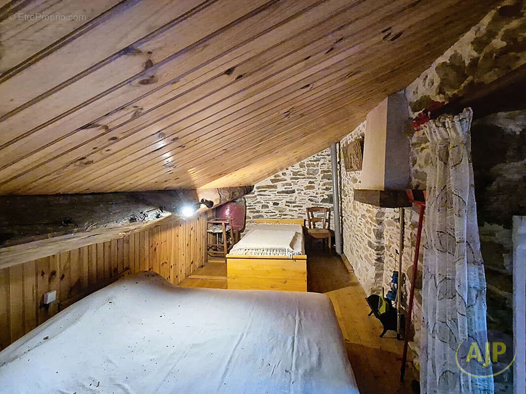 Maison à MONTAIGU
