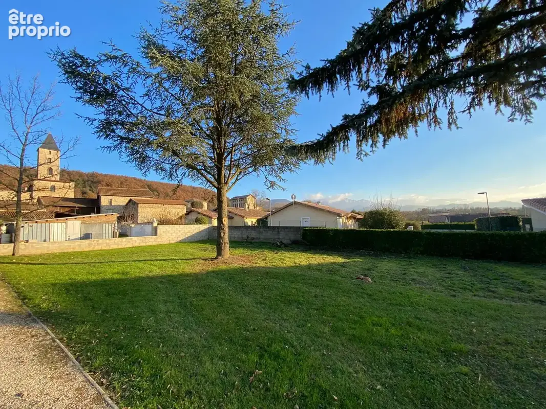 Terrain à BEAUREGARD-BARET