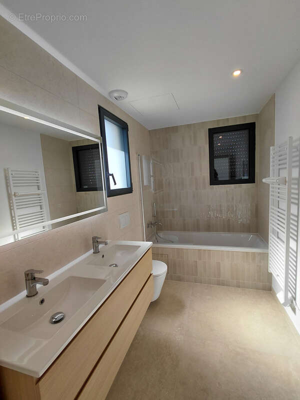 Maison à POURRIERES