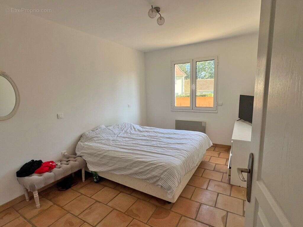 Maison à EGLISE-NEUVE-DE-VERGT