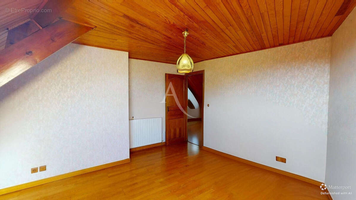 Maison familiale avec entrepôt indépendant : un bien rare aux multiples possibilités - photo 13