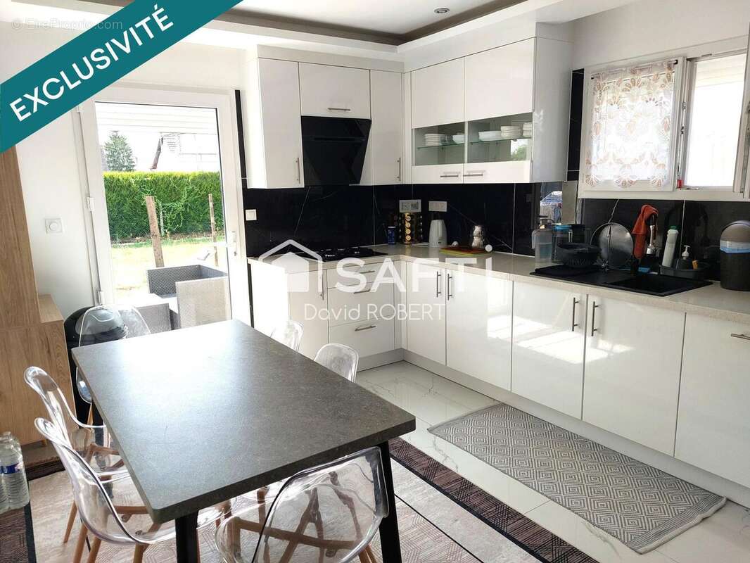 Photo 2 - Maison à NAZELLES-NEGRON