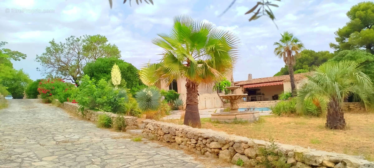 Maison à POUSSAN