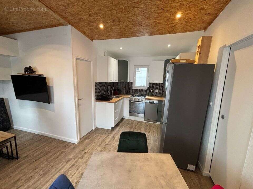 chalet , terrain, habitation légère, chalet, 3 pièces, - Maison à LE CASTELLET