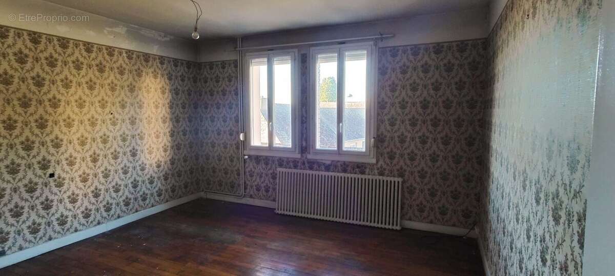 Appartement à CAUREL