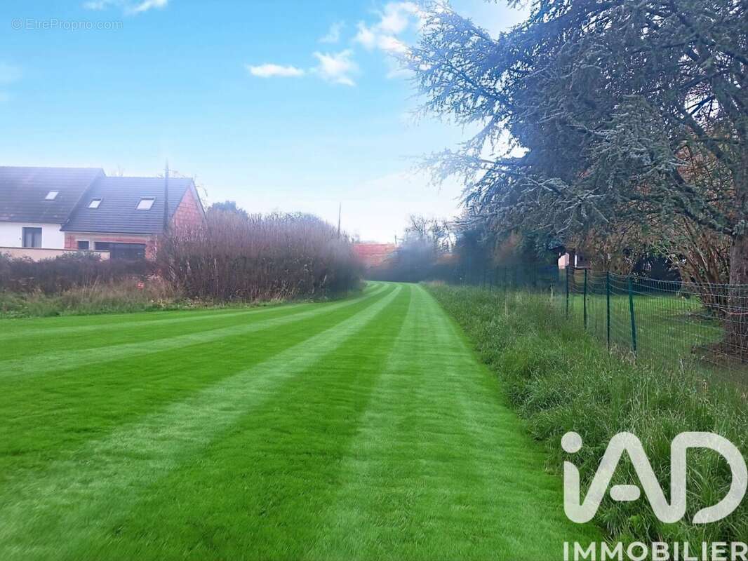 Photo 2 - Terrain à VARENNES-JARCY