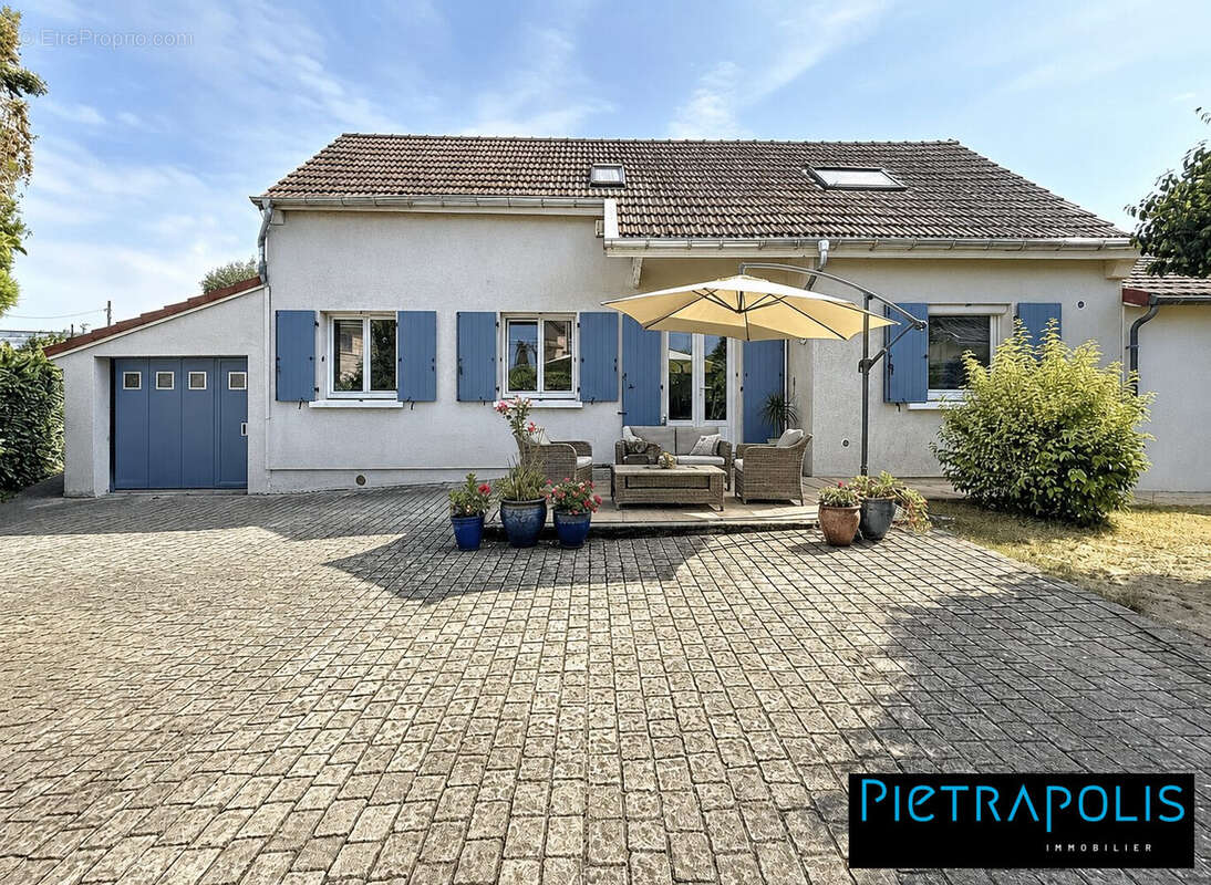 Maison à VAULX-EN-VELIN
