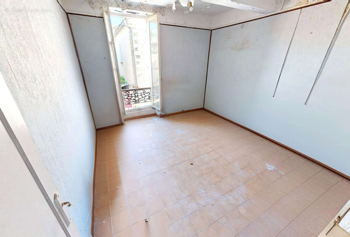 Appartement à PEYROLLES-EN-PROVENCE