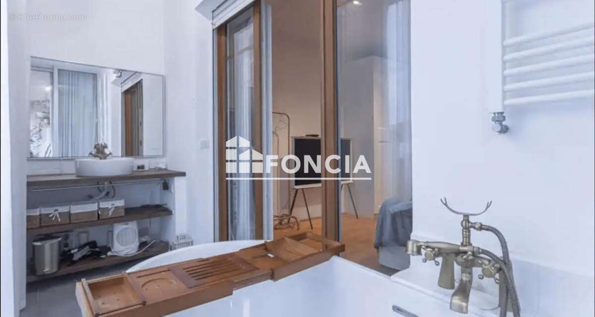 Square carnot t2 dernier etage de 53m2+terrasse 10m2+toit terrasse de 65m2+cave - photo 10