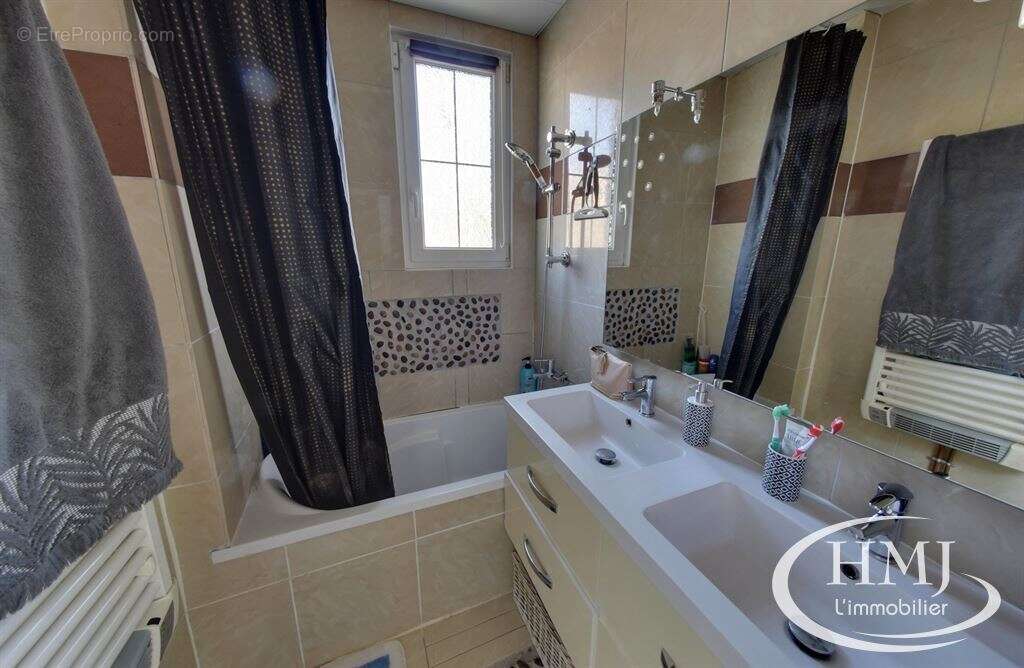 Maison à SAVIGNY-SUR-ORGE