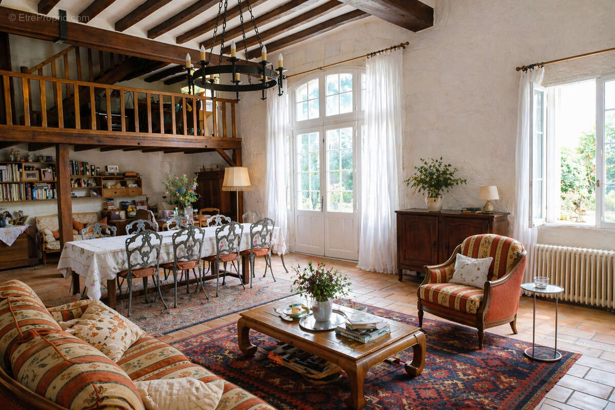 Maison à BENAIS