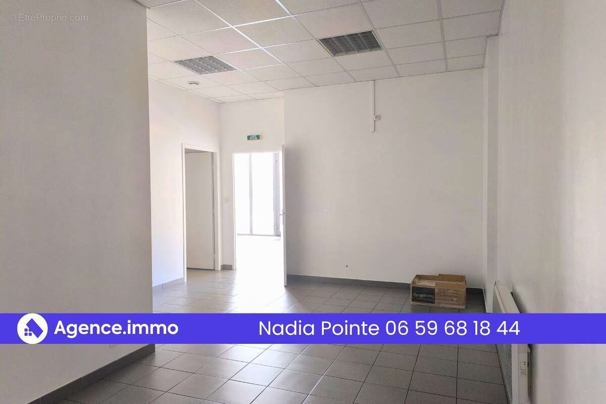 ARRIERE SALLE 23m² - Commerce à TARBES