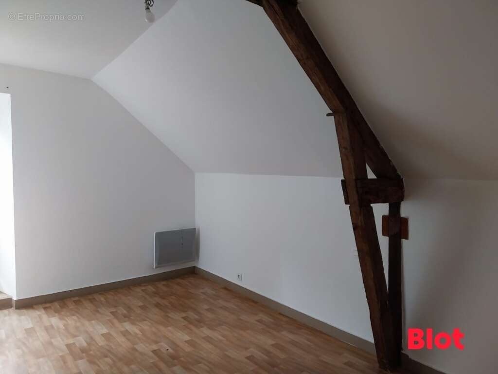 Maison à CHATILLON-EN-VENDELAIS