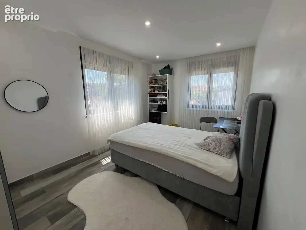 Maison familiale de 150 m2 avec 5 chambres, grand garage, cave et dépendance - photo 9