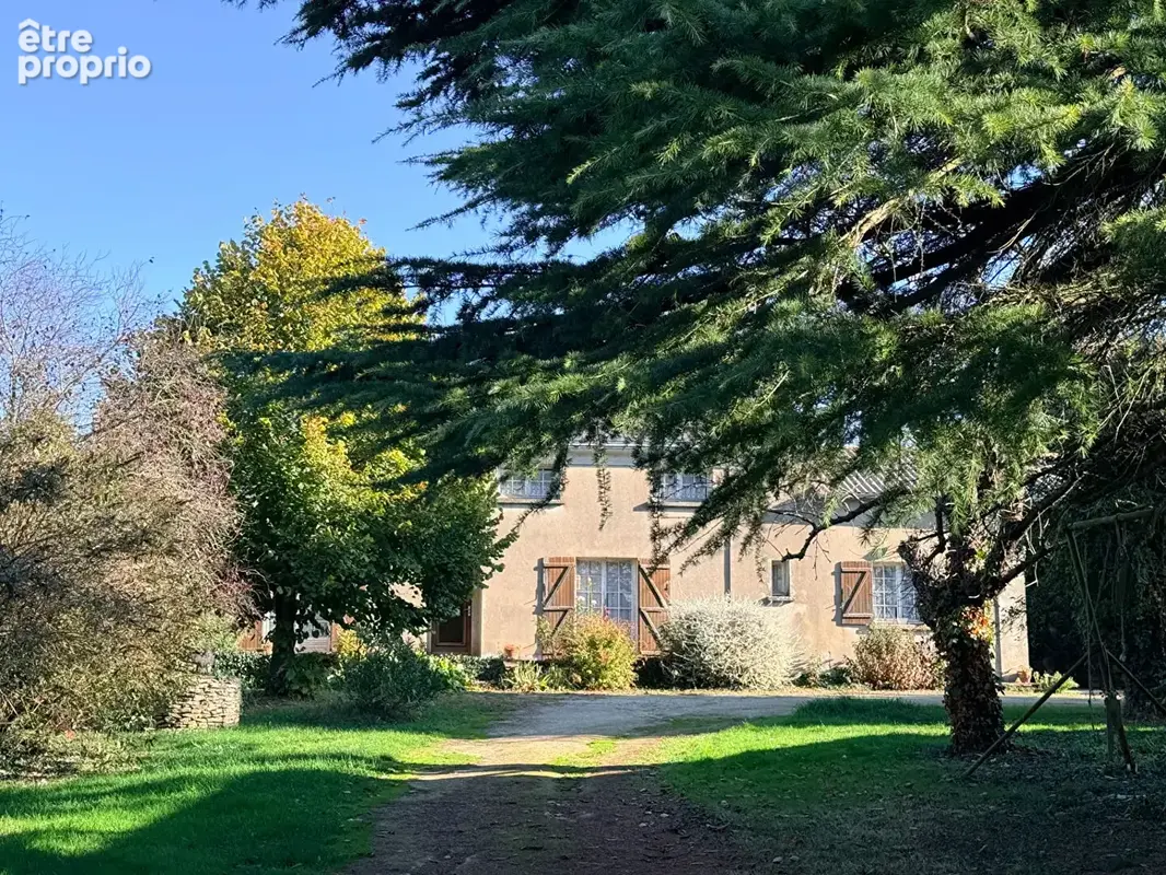 Maison avec dépendances et grand terrain - photo 17