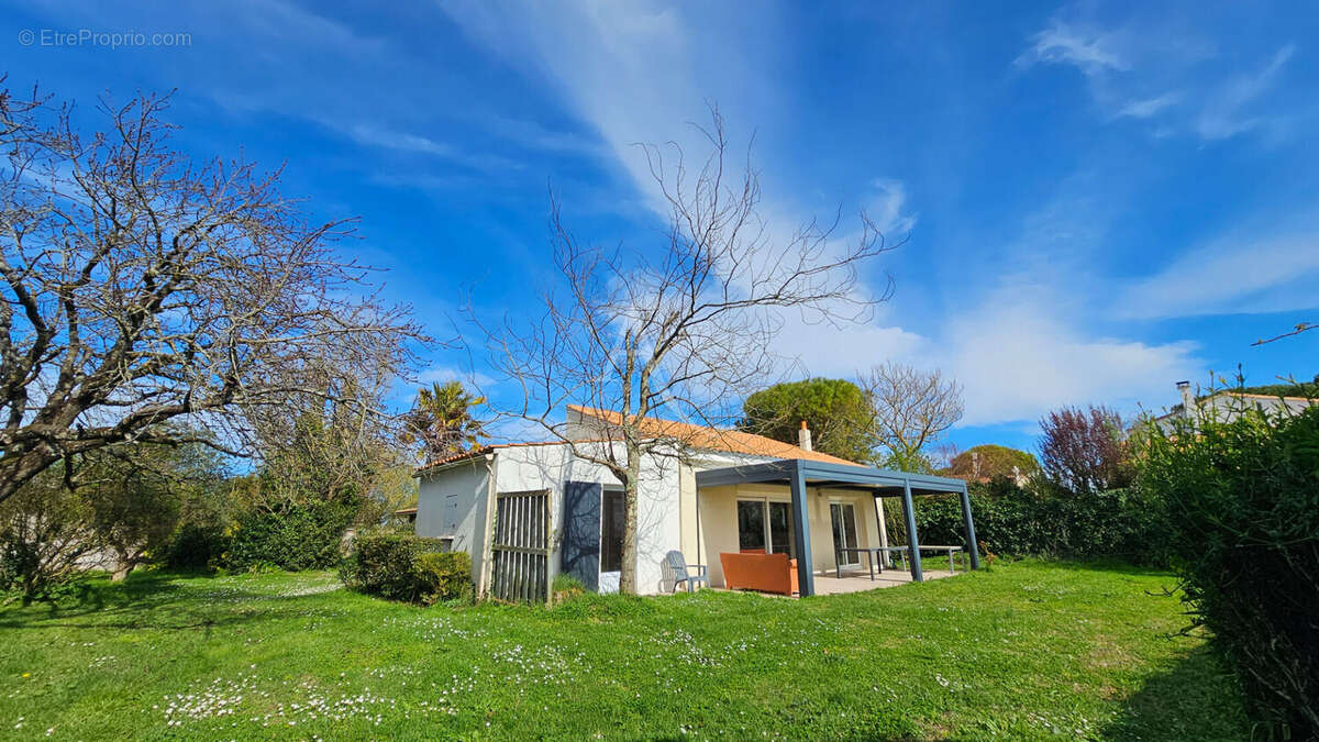 Maison à PORT-DES-BARQUES