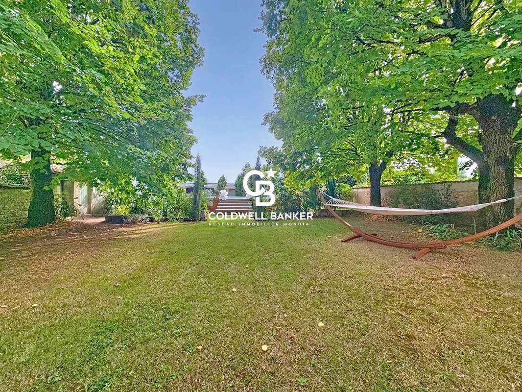 Maison à SAINT-JEAN-D'ANGELY