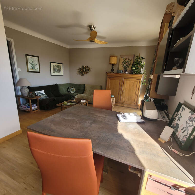Appartement à SAINT-CYR-SUR-MER