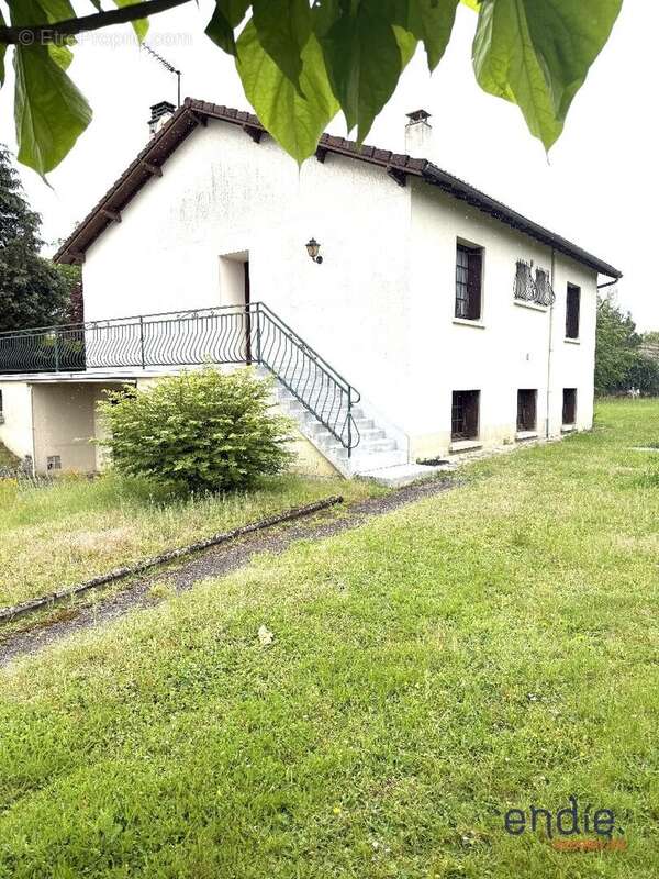 Maison à SAINT-JUNIEN