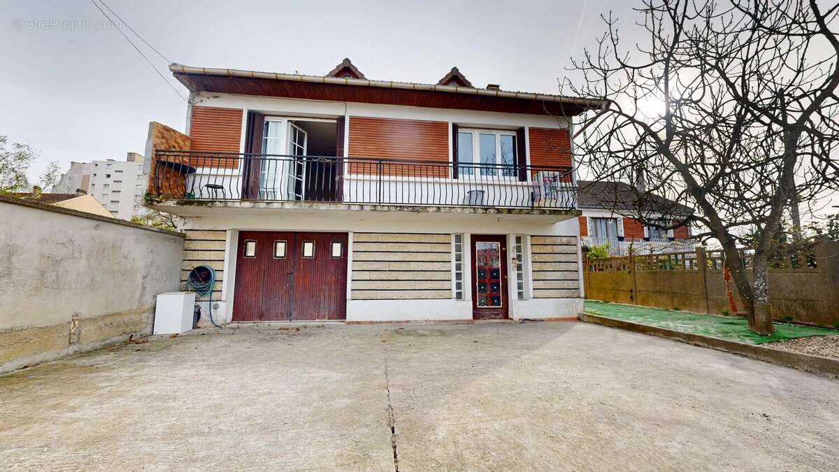 Maison à CHAMPIGNY-SUR-MARNE