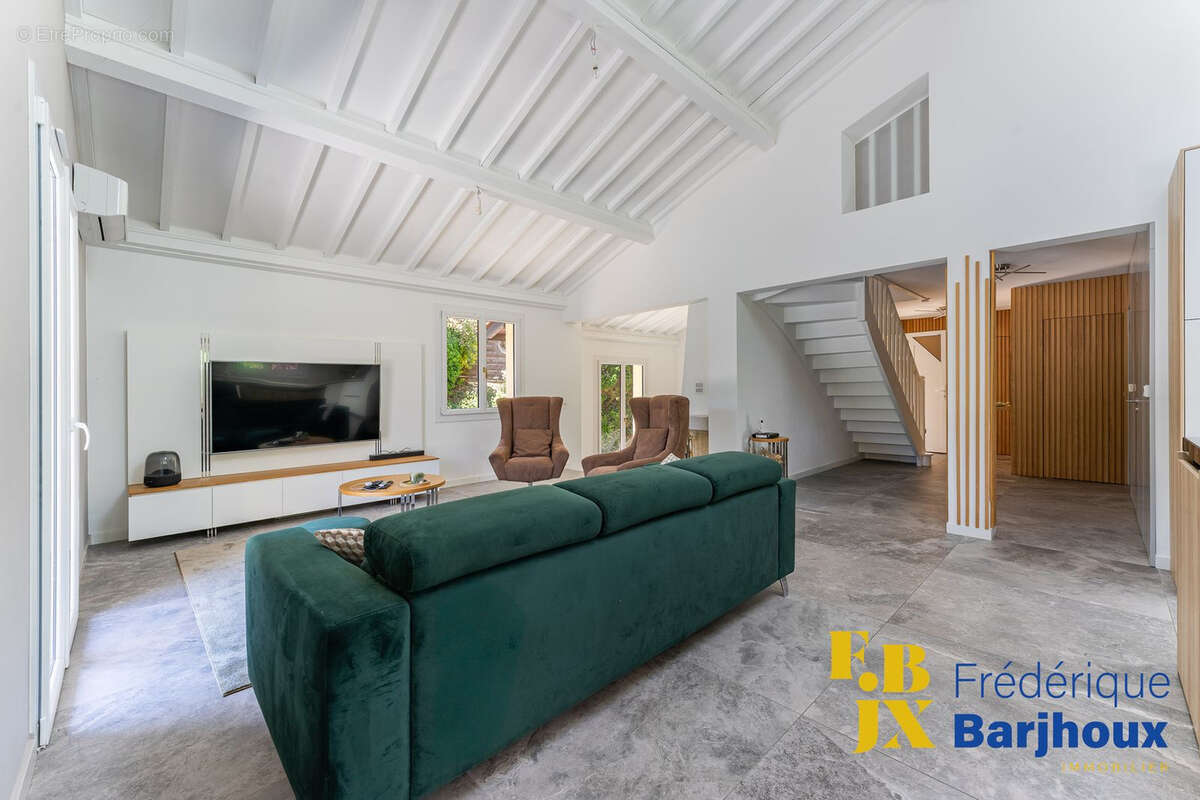 Maison à CHARBONNIERES-LES-BAINS