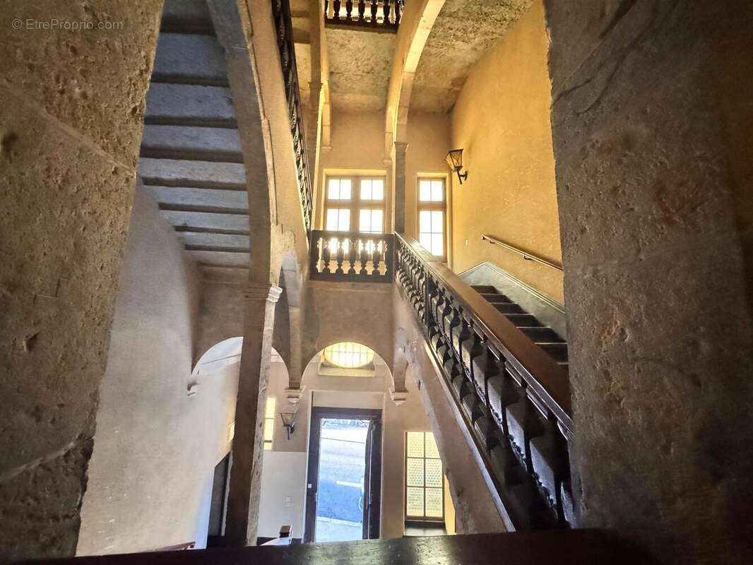   - Appartement à LYON-5E