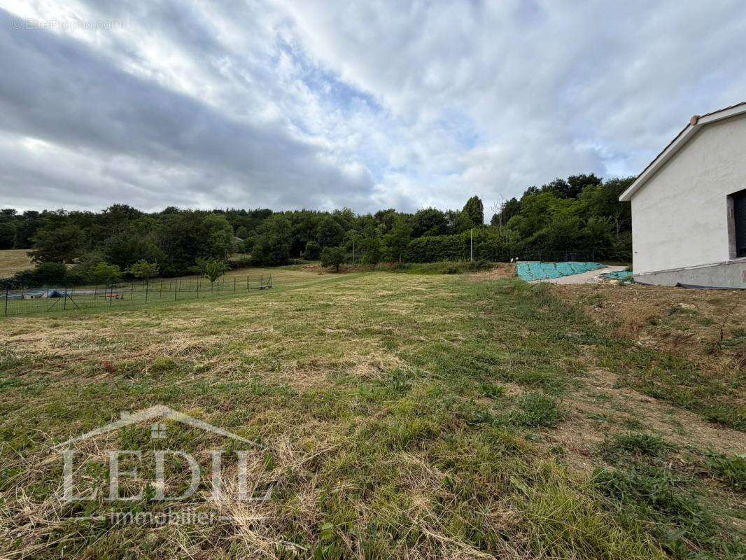 Terrain constructible 1531 m2 - photo 2
