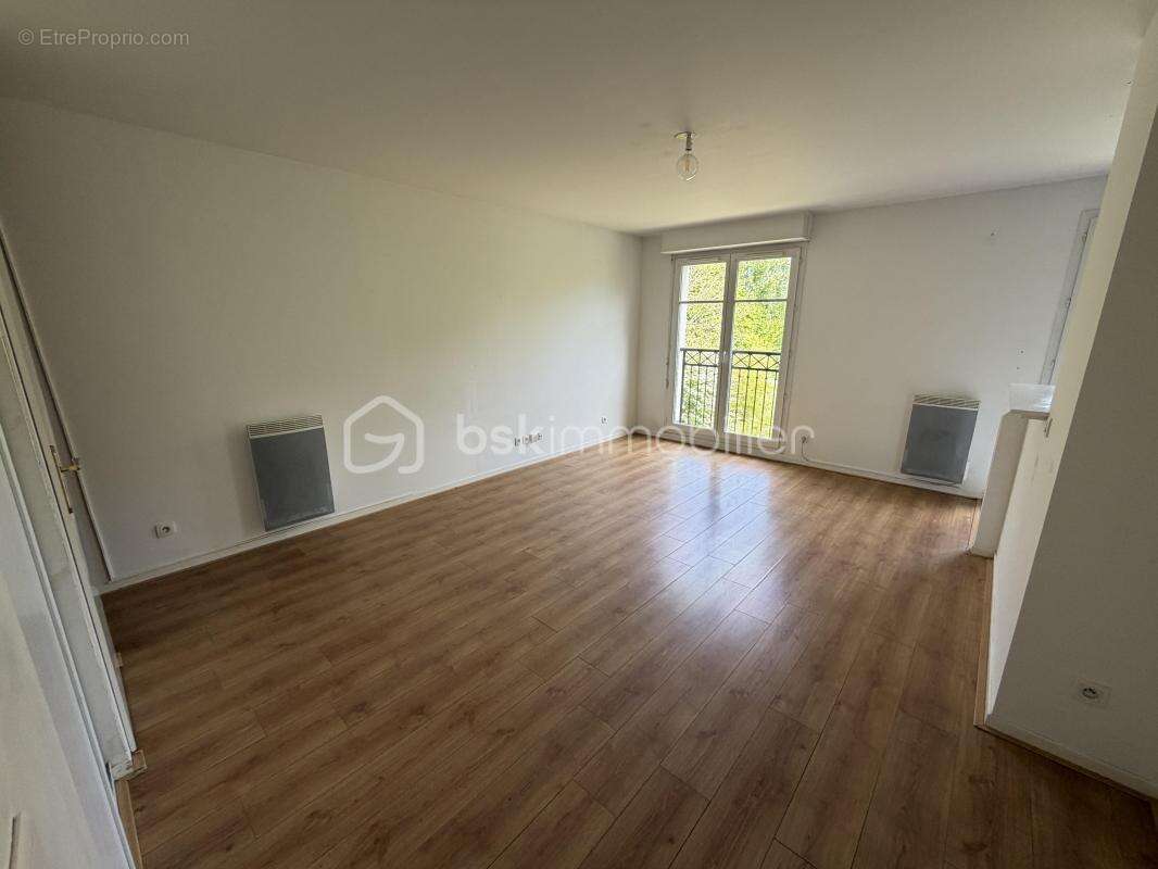 Appartement à MAGNY-LE-HONGRE