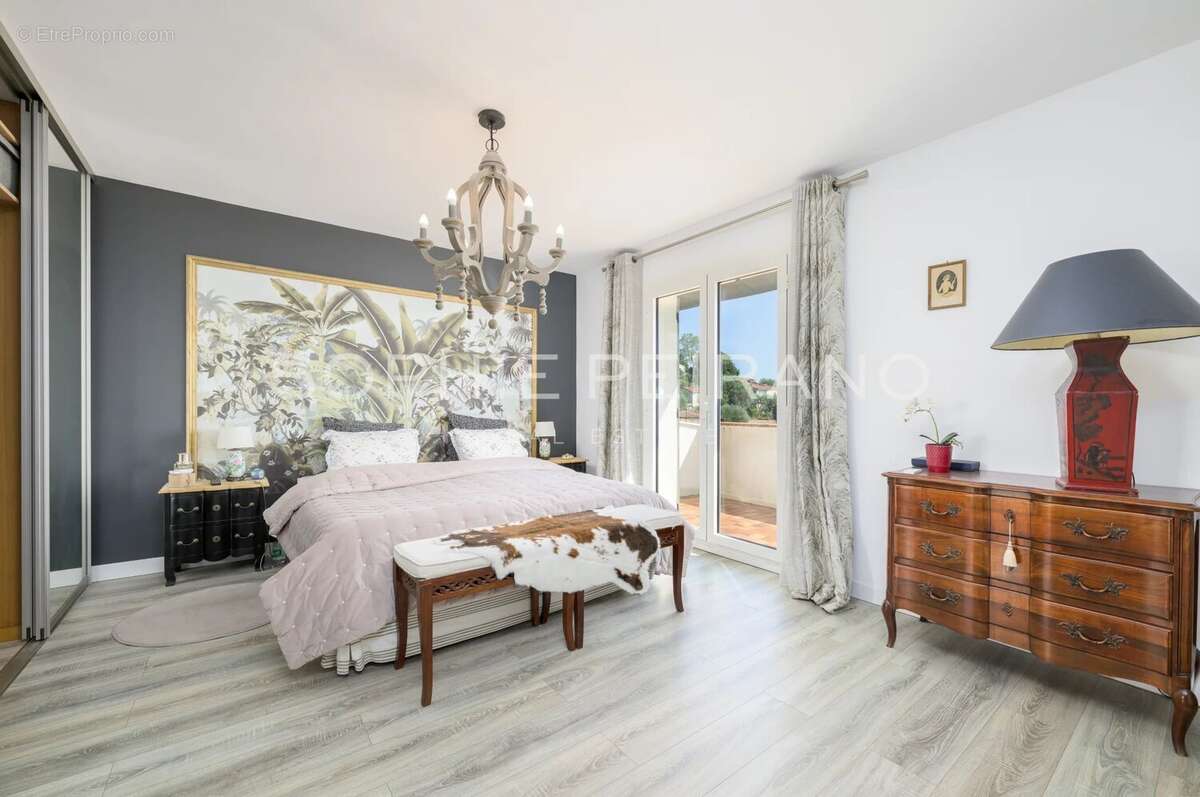 Maison à MOUGINS