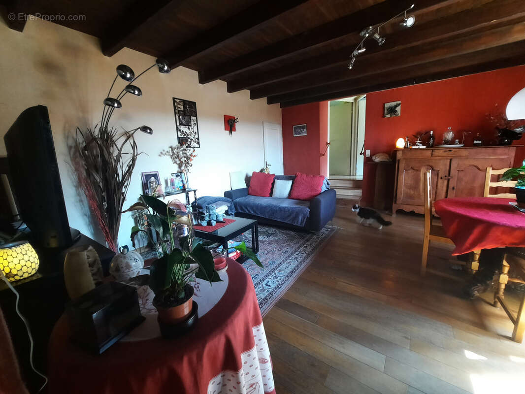 Maison à CUZORN