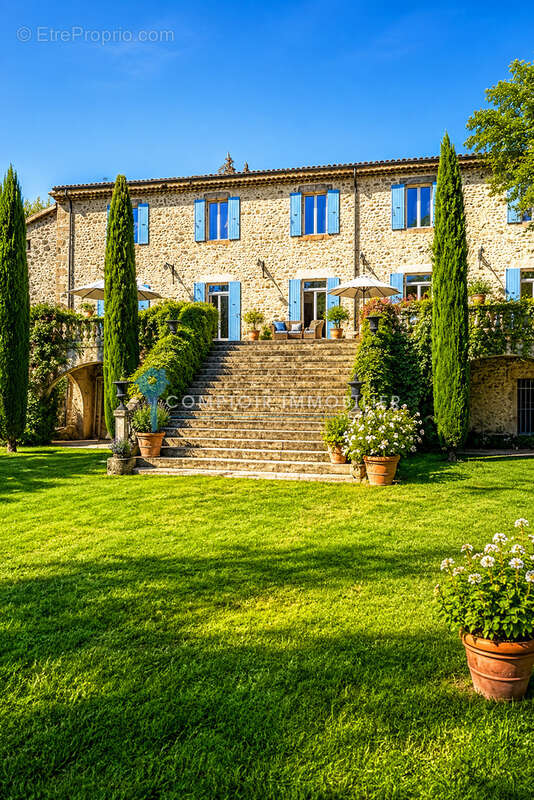 Domaine d'exception au bord de l’Ardèche - avec maison de Maître, 5 logements indépendants - photo 3