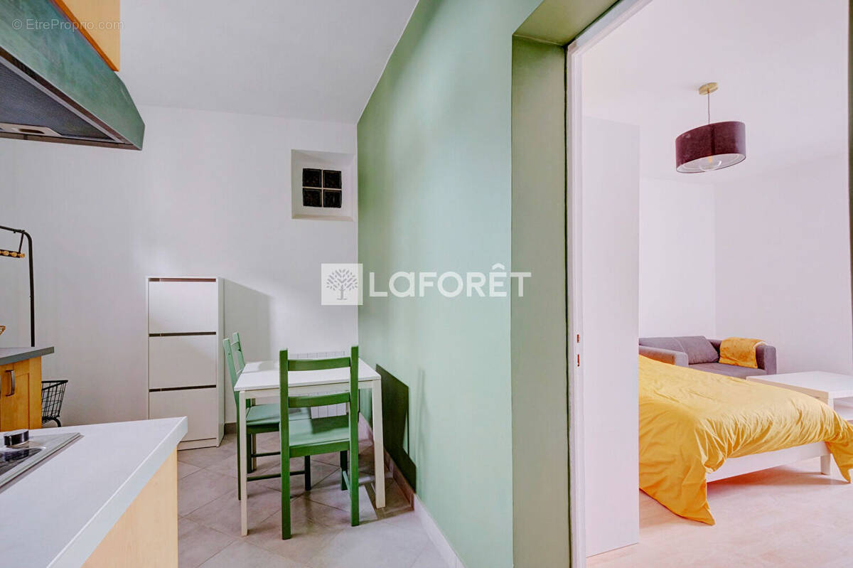 Appartement à PARIS-14E