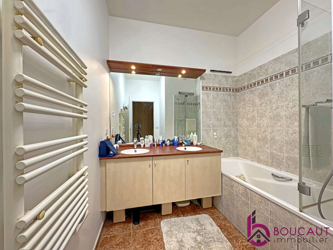 Appartement à LE PLESSIS-ROBINSON