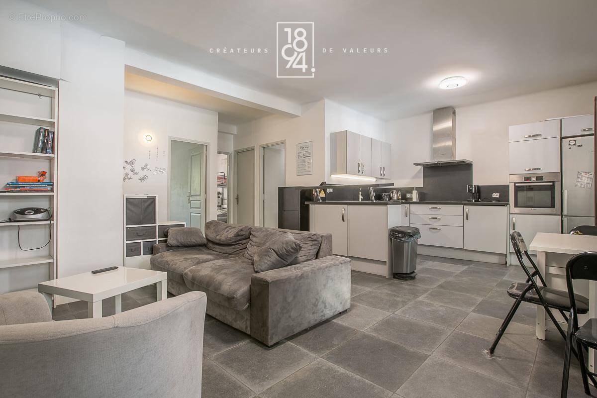 Appartement à MARSEILLE-7E