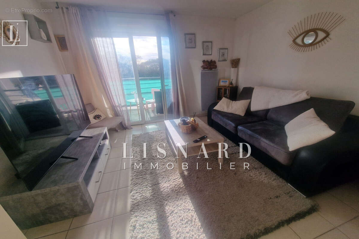 Appartement à VALLAURIS