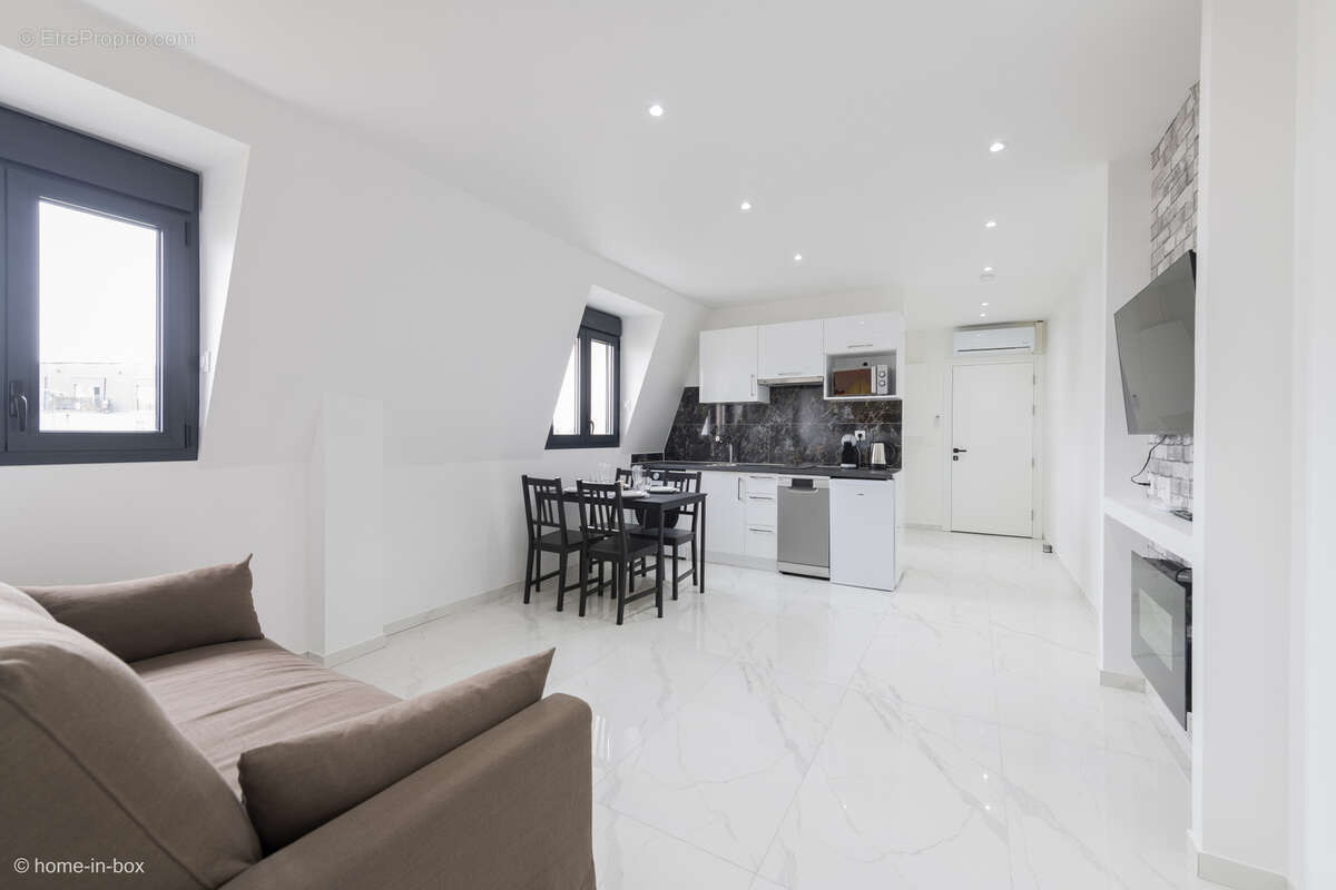 Appartement à PARAY-VIEILLE-POSTE