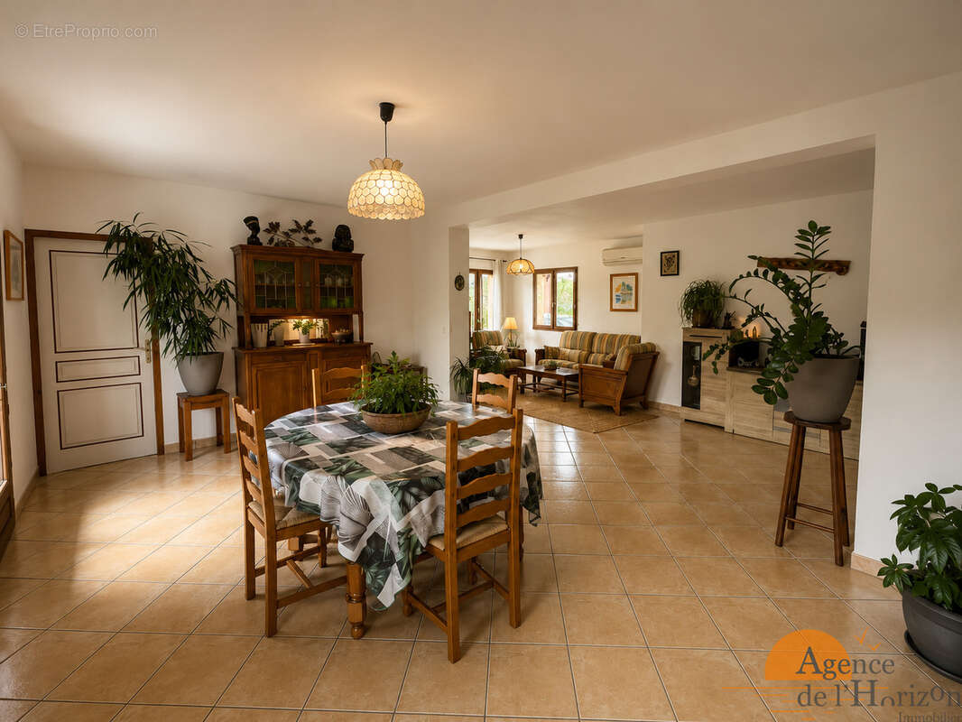 Maison à ARES