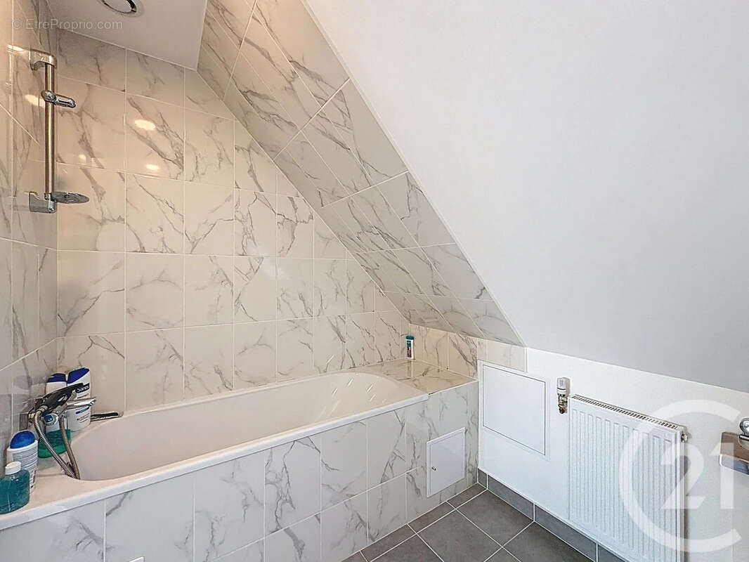 Maison à PLENEE-JUGON