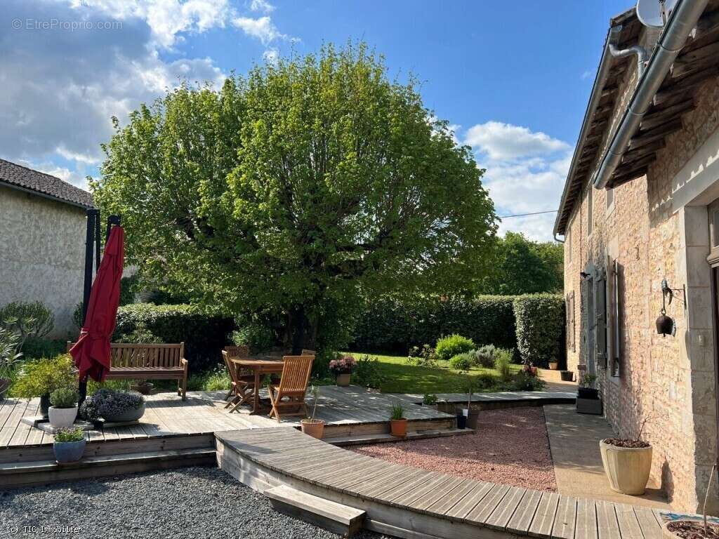 Maison à SAUZE-VAUSSAIS