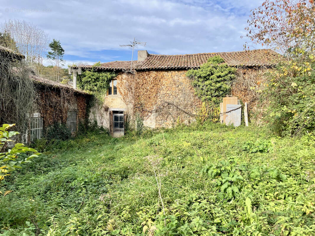 Maison à SAINT-CHRISTOPHE