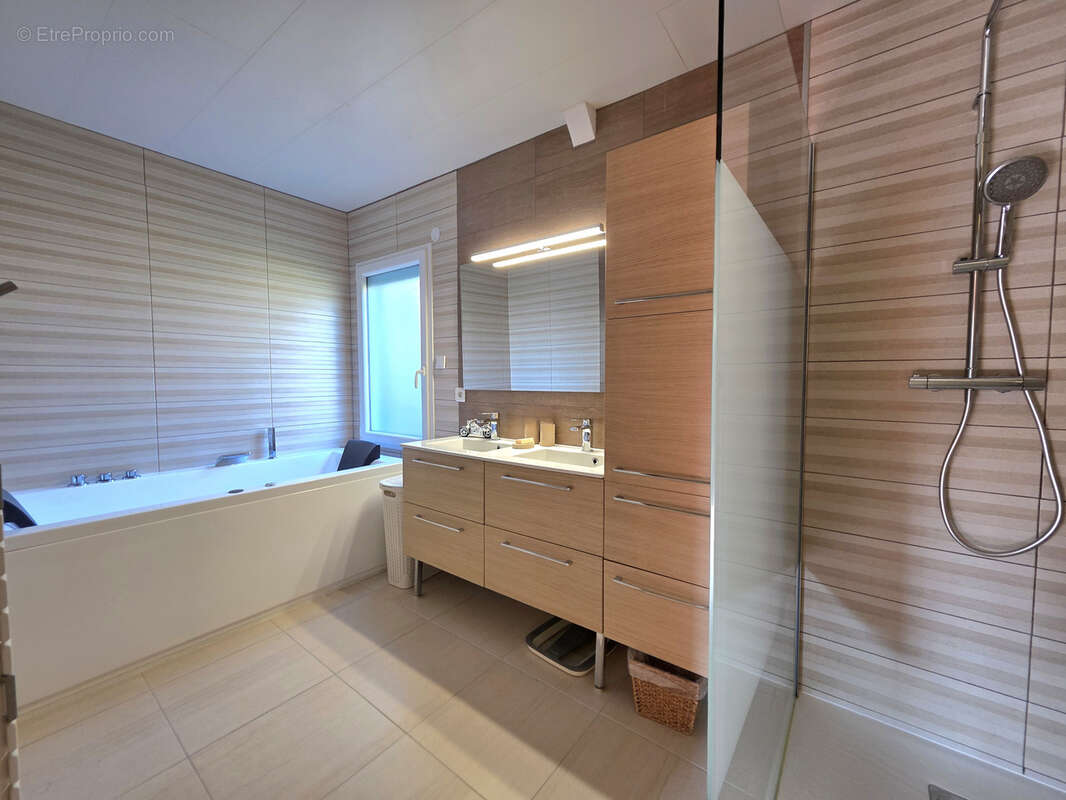 Maison à PONT-DU-CHATEAU