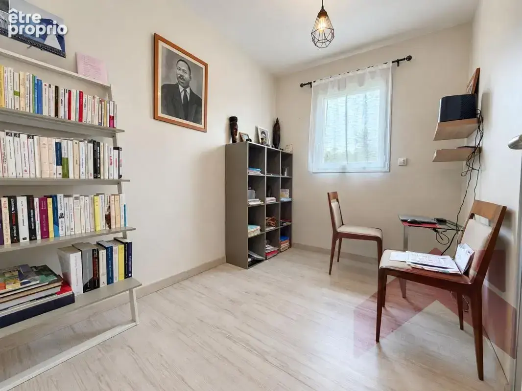 RIBÉRAC – Plain-pied lumineux, terrain clos et deux garages - photo 19