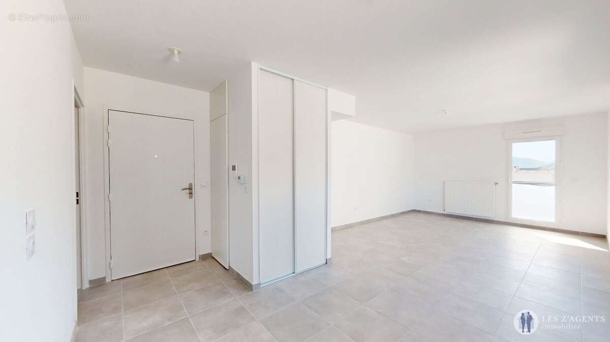 Appartement Echirolles 3 pièce(s) 65.52 m2 - photo 2