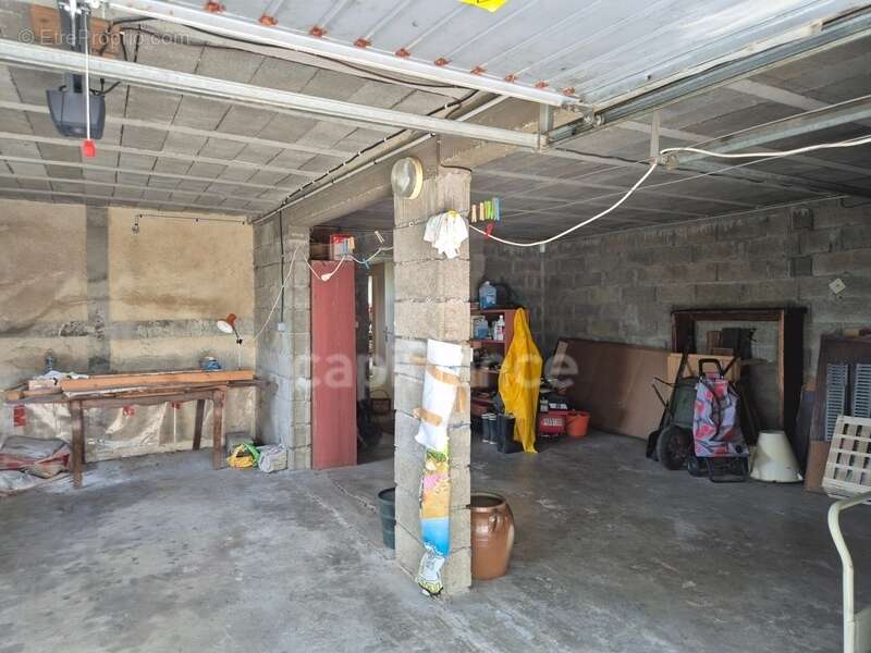 Maison à SAINT-JULIEN-LES-ROSIERS