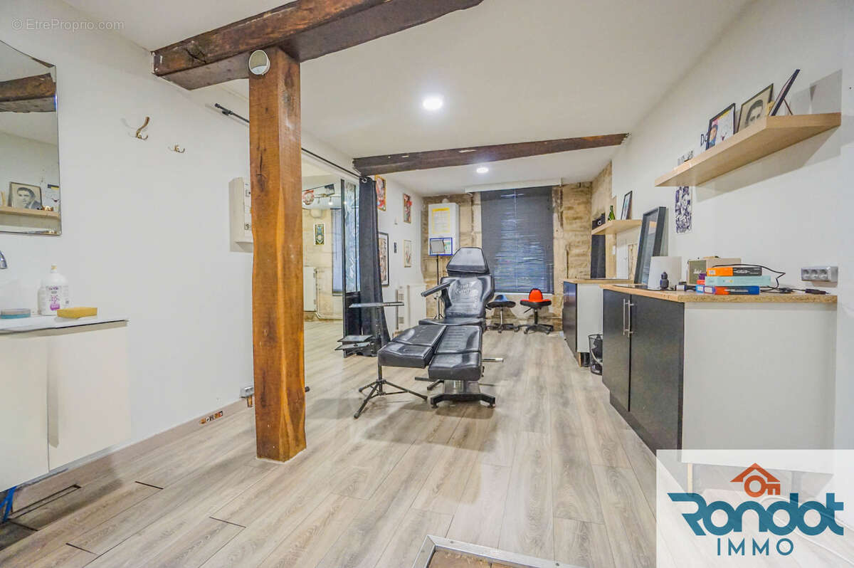 Commerce à IS-SUR-TILLE