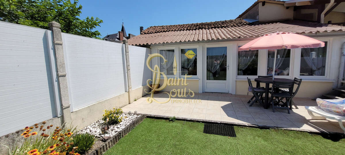 Maison à CHAMPIGNY-SUR-VEUDE