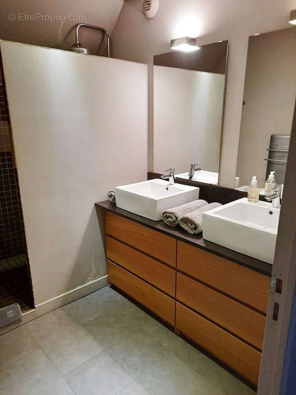 Maison à VAUX-SUR-AURE