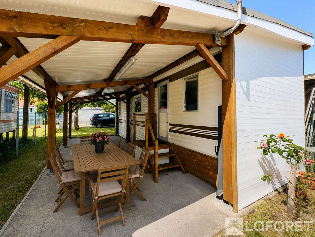 Navarrosse - Parcelle constructible en secteur UCk avec mobil-home, terrasse et dépendance - photo 3